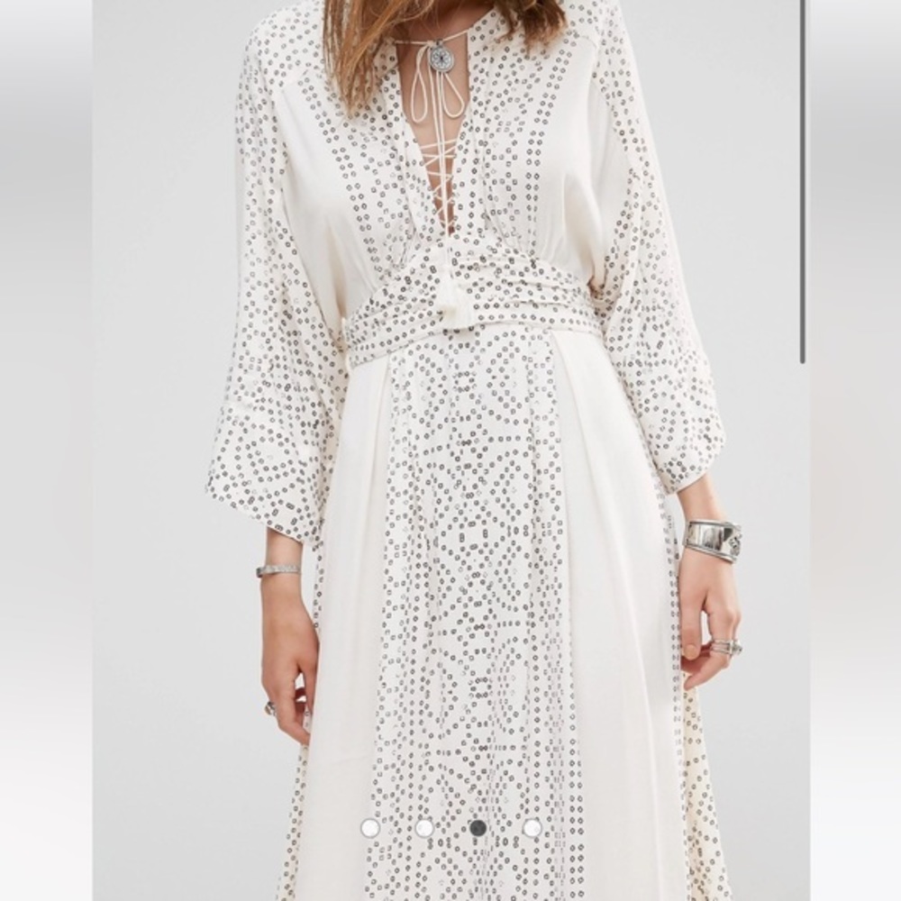 Free people bohemian printed v neck bell‎ sleeve flowy mid length dress w/ tie - Picture 5 of 12